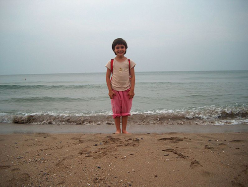 FiveYearsGirlOnBeachInBlackSea