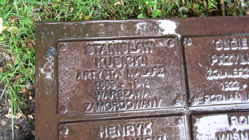 KUBICKI poznan pomnik plyta 3