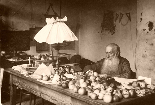 20_A_Hrebnicki_with_his_fruits