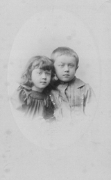 1_Stanislaw_Hrebnicki_z_siostra_Maria_okolo_1895