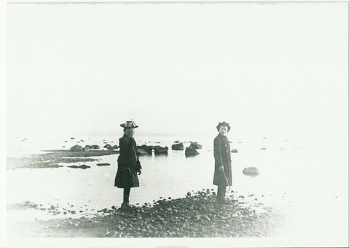 2._Mania_i_Stanislaw_Hrebniccy_nad_Zatoka_Finska_ok_1900