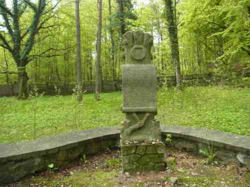 cmentarz-dziewczyna-zagadka (07)