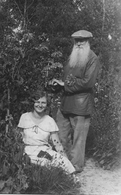 1._Julia_Hrebnicka_z_Adamem_Hrebnickiem_Raj_ok_1934