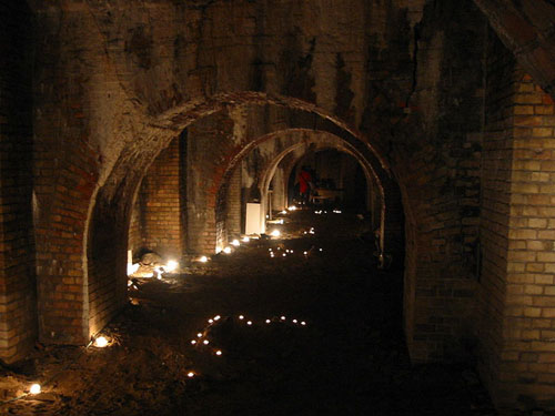 800px-Berlin_-_Kaiser-Wilhelm-Nationaldenkmal_-_Gewölbe_2