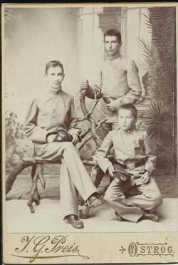 3_z_lewej_Konstanty_Boleslaw_Zygmunt_Hrebniccy_Ostrog_n_