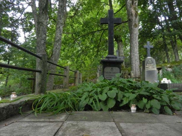 fot_11_miejsce_spoczynku_marysi_na_cmentarzu_w_starych_d